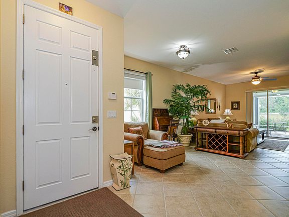 4th image of 6325 Oxford Circle #101