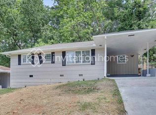 2896 Delowe Dr, East Pt, GA 30344