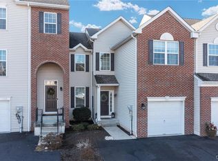 5392 Spring Ridge Dr W, Macungie, PA 18062