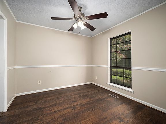 3rd image of 1753 Tall Oak Cir