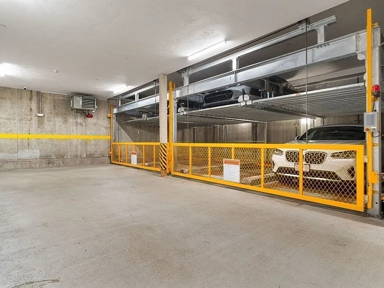 75 W Broadway #301 — Photo 16
