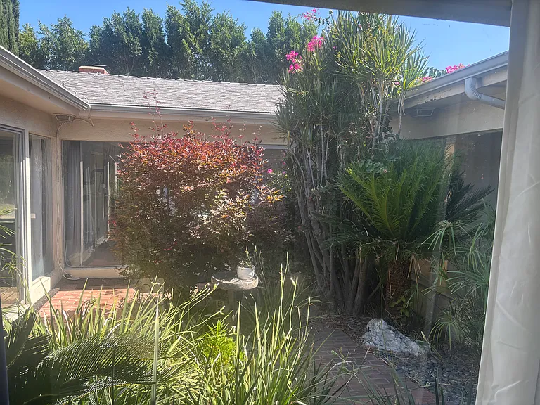 15707 Varden St — Photo 32