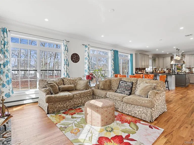 16 Gateway Ct — Photo 7