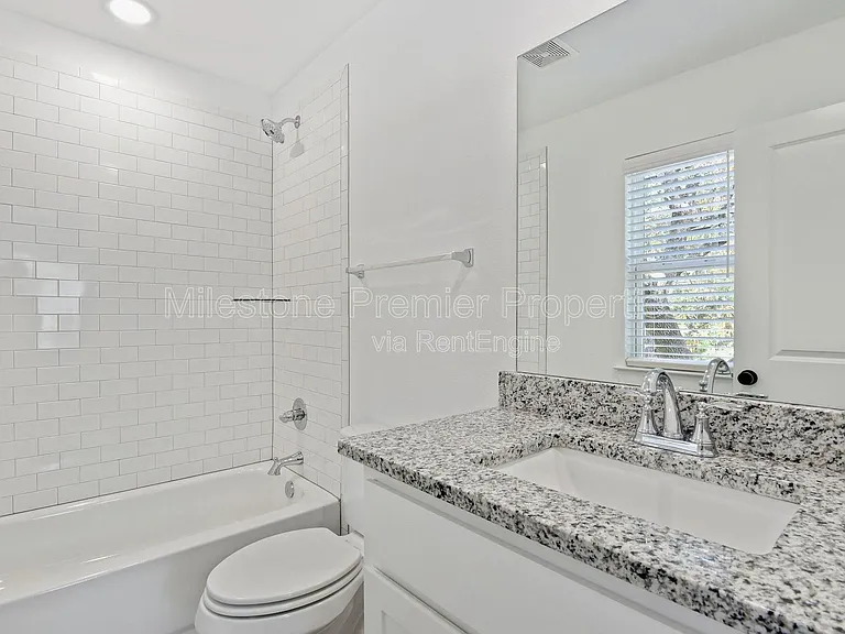 103 E Bond St — Photo 10