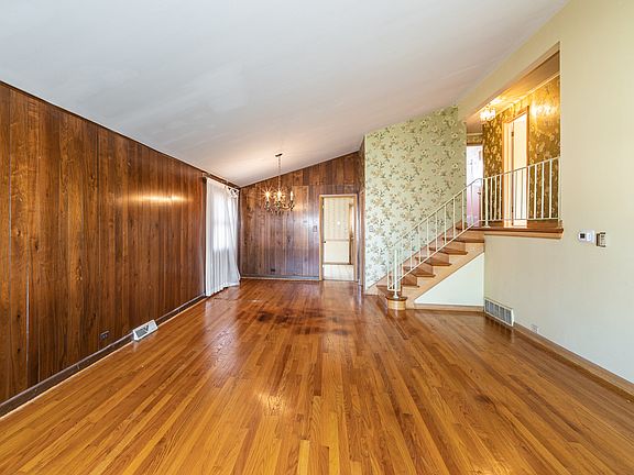 4th image of 10205 S Kilbourn Ave
