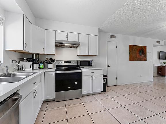 5th image of 2357 W El Moro Cir #17303499