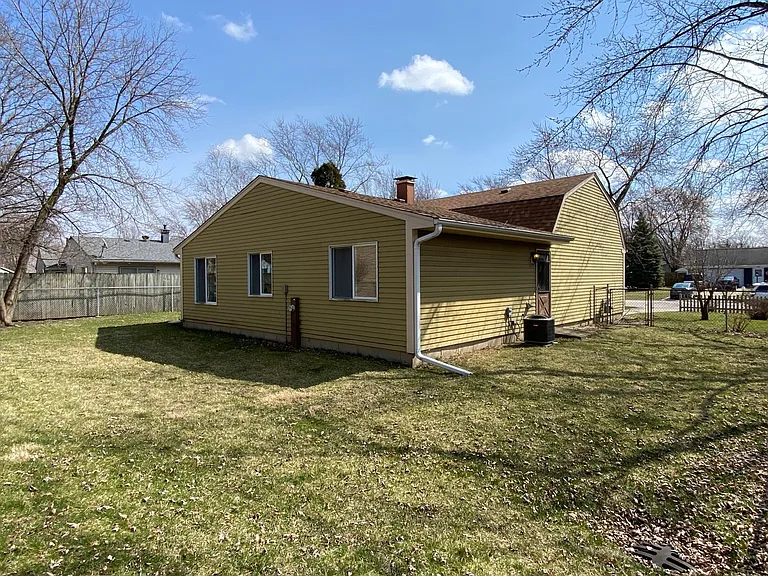 84 Fernwood Rd — Photo 18