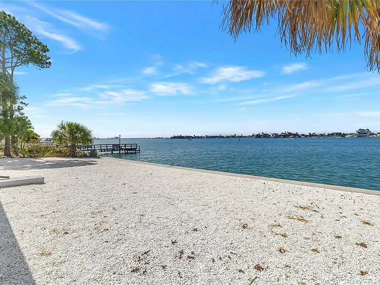 7100 S Shore Dr S — Photo 26