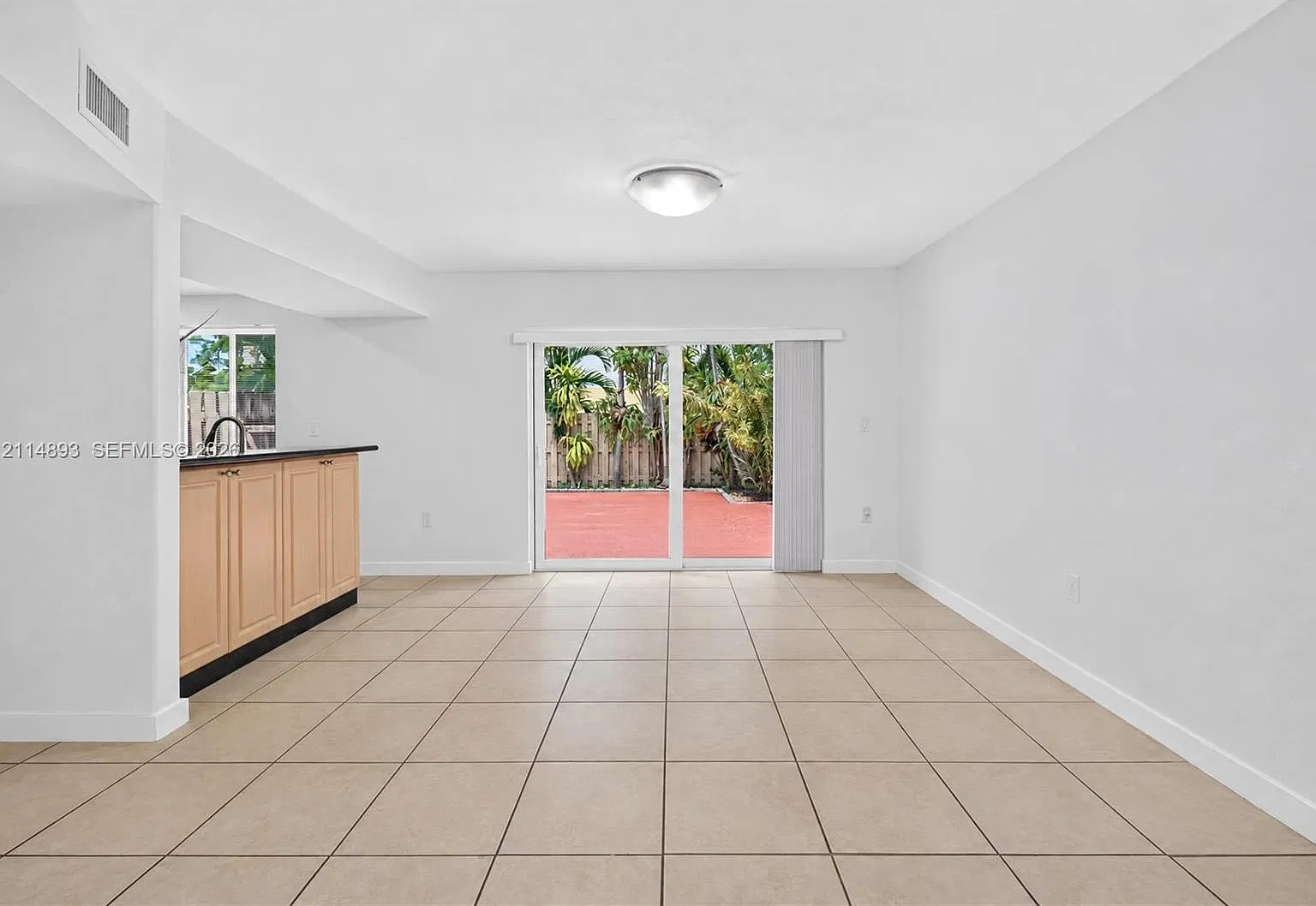 Midway Gardens Apt Condo — Photo 3