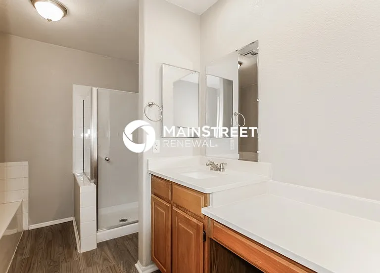 526 E Utopia Rd — Photo 11