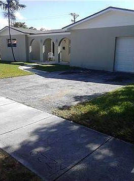 3rd image of 10212 SW 16th St
