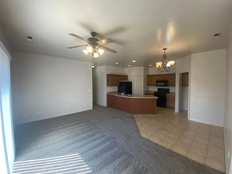 154 S 1250 W — Photo 2