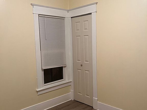 4th image of 75 Heussy Ave