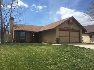 214 Meadowbrook Ct, Tehachapi, CA 93561