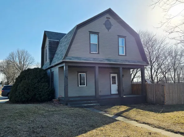 805 W 3rd Ave, Flandreau, SD 57028