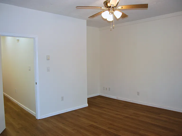 717 Main St #1 — Photo 6