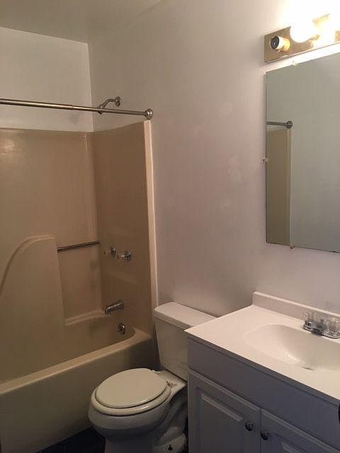 1st image of 107 Pickwick Pl