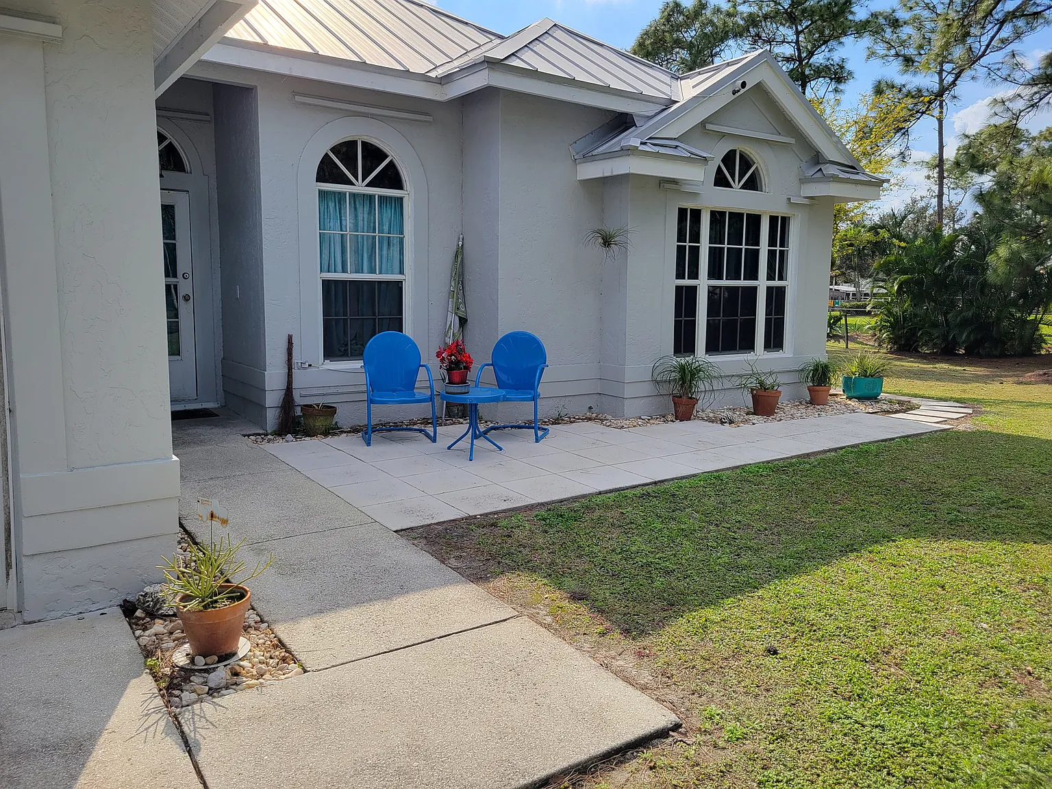 2 bed, 2.0 bath, 1380 sqft, $3,600 — Photo 2
