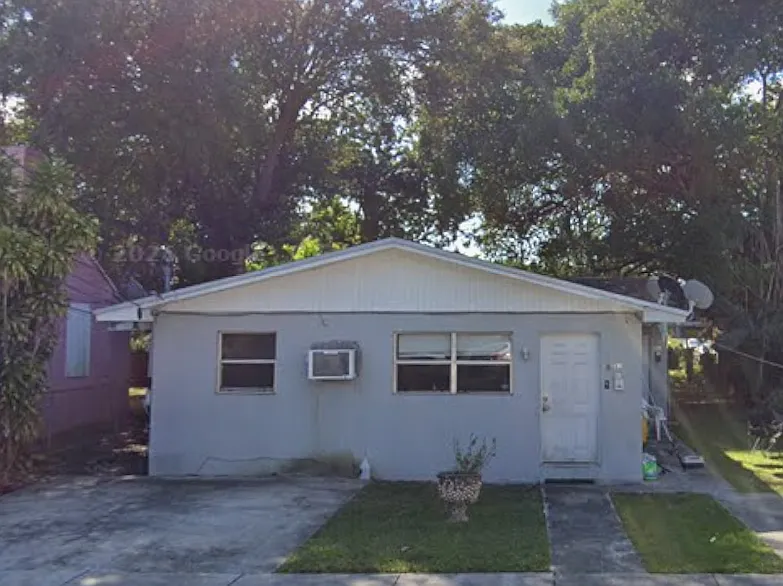 1614 NW 45th St