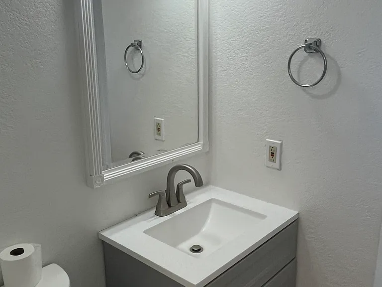 6558 Tamarisk Ave — Photo 14