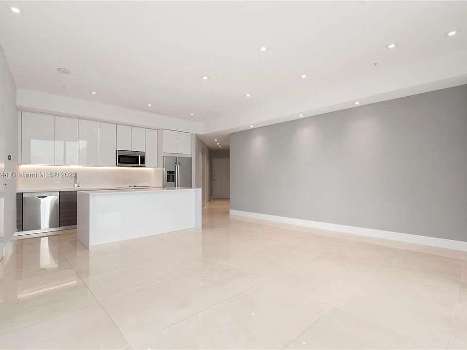 1st image of 1010 SW 2nd Ave APT Penthouse
