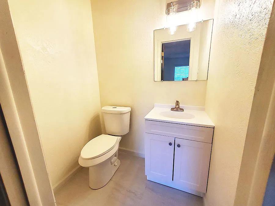 2 bed, 950 sqft, $1,350 — Photo 2