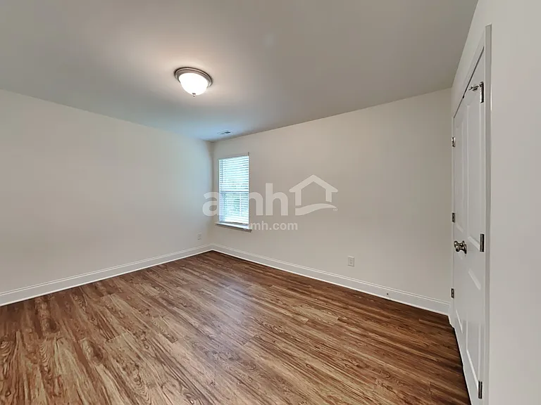208 Gregory Dr — Photo 14