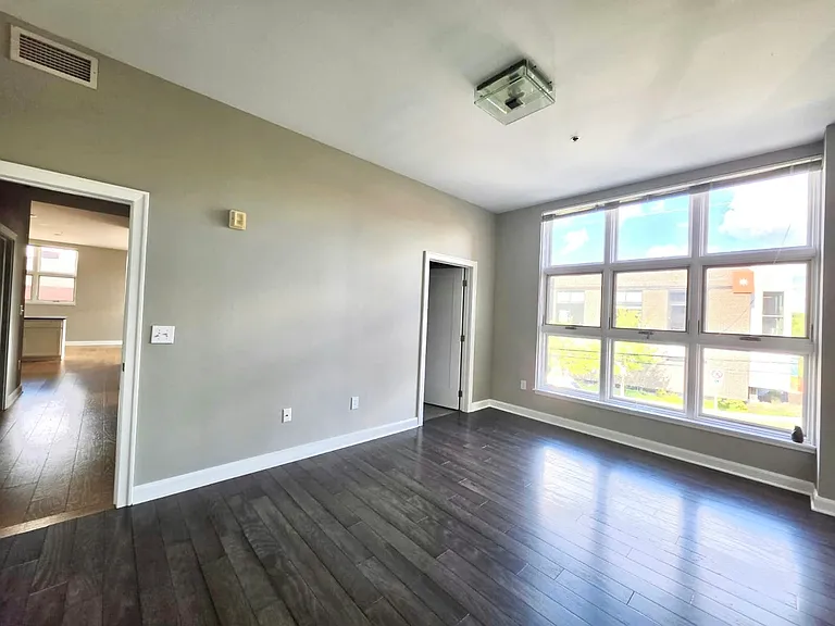 825 N 4th St #213 — Photo 8