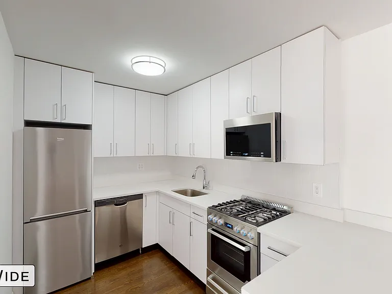 405 E 56th St #9LA — Photo 4