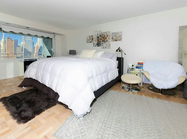 303 East 57th Street image 7 of 12