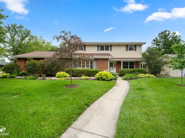 226 Meadow Wood Dr, Joliet, IL 60431
