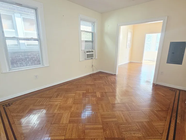 198 Danforth Ave #1A — Photo 11
