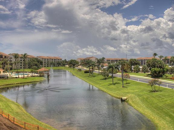 3rd image of 501 Seafarer Cir APT 303