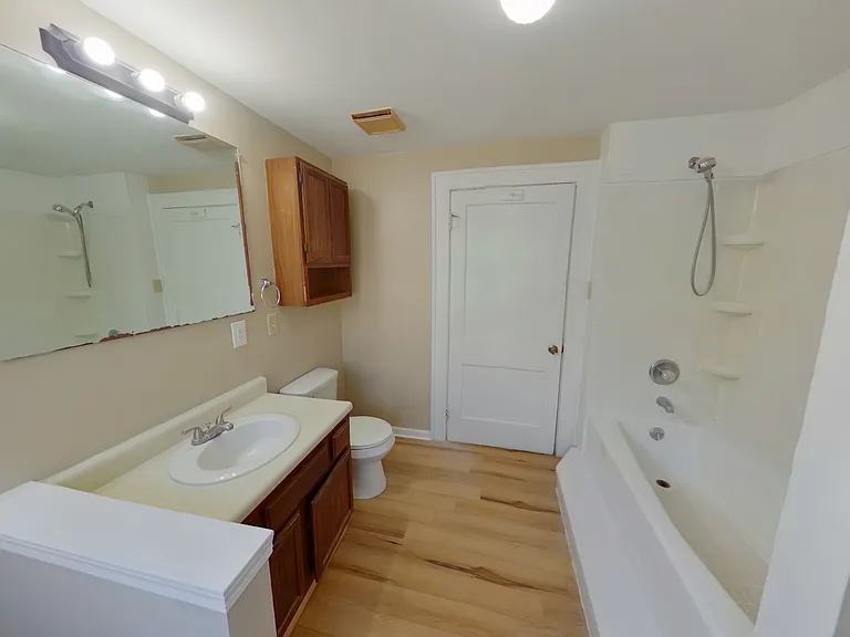 207 S Erie Ave — Photo 15