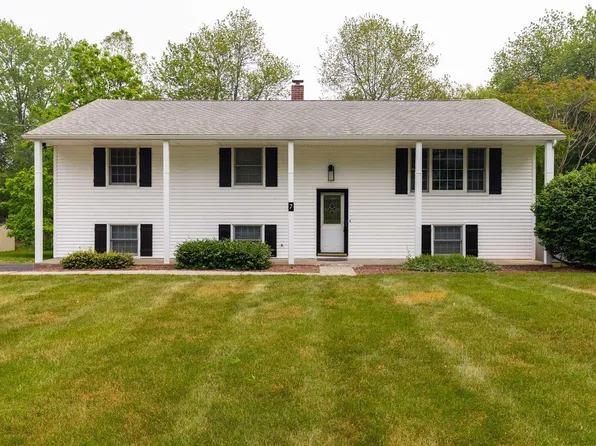 7 SPLIT TREE Drive, Wappingers Falls, NY 12590