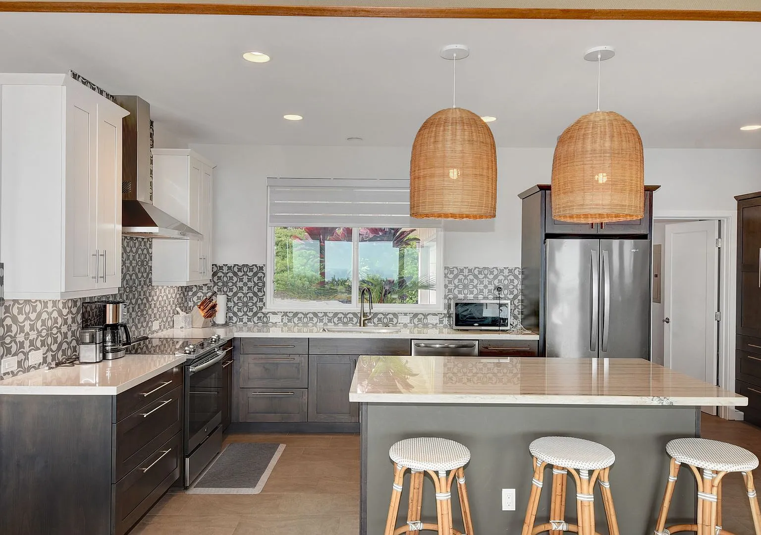 Stunning Ocean View House with Pool in Wainani Estates — Photo 3