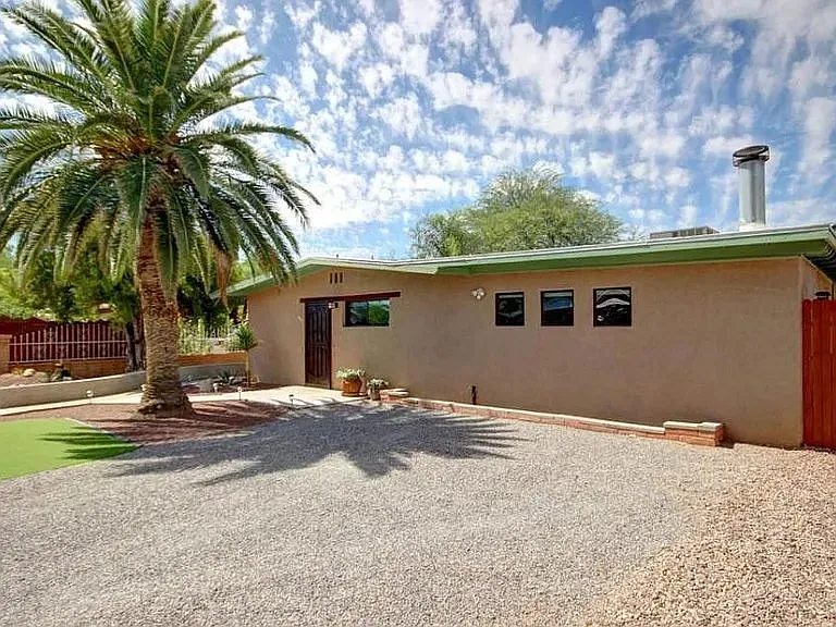 1227 N Sonoita Ave