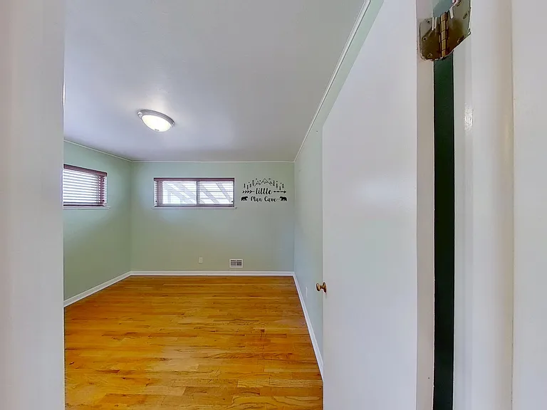 2230 Marshall St — Photo 15