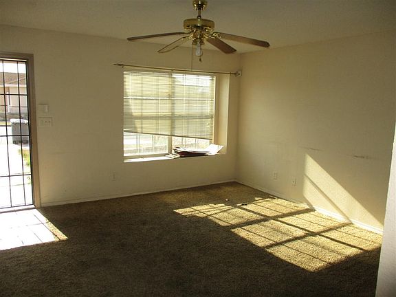 4th image of 3617 Yellow Rose St #0