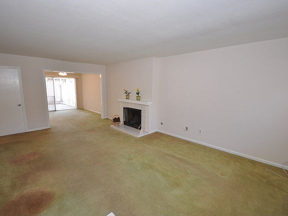 5th image of 1356 Victoria Dr APT A