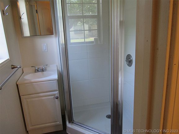 5th image of 1425 W Quarles St