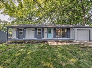 7414 Riggs Ln, Overland Park, KS 66204