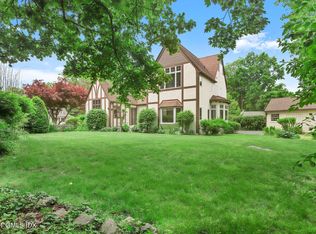 27 Terrace Ave, Riverside, CT 06878