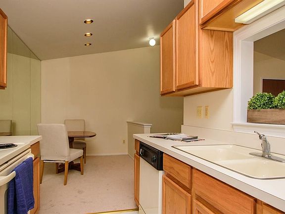 4th image of 3039 Forest Creek Ct