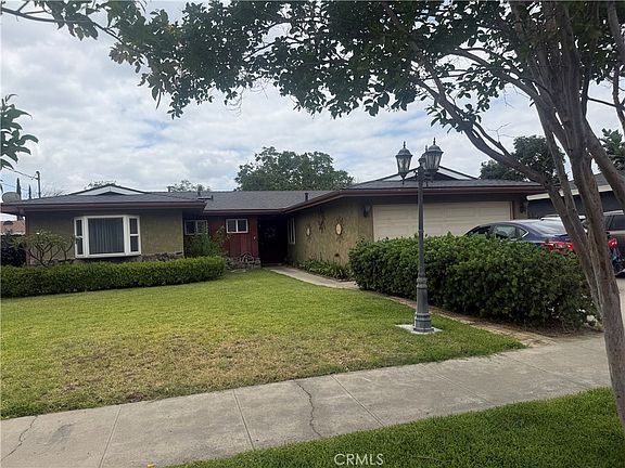 4th image of 17637 Pinedale Ave