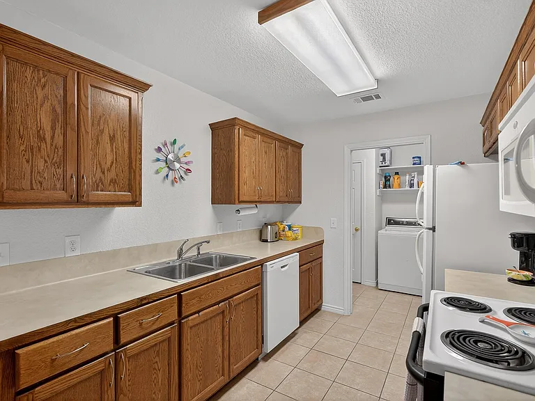 268 Braeburn Cir #B — Photo 7