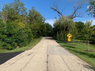 21177 N Valley Rd, Kildeer, IL 60047