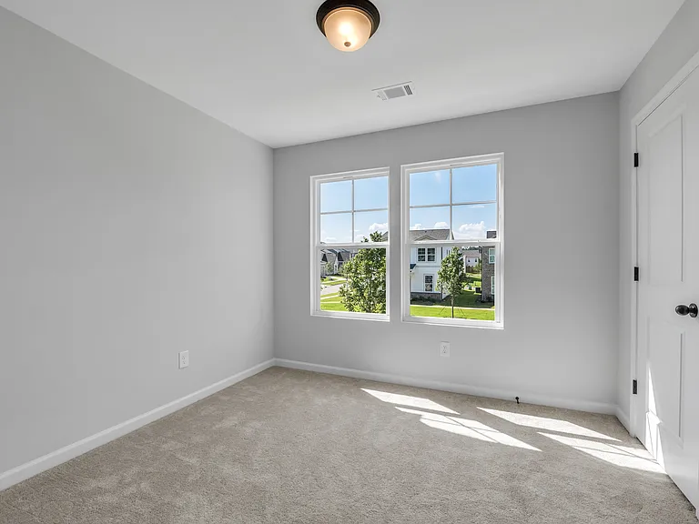 801 York Aly — Photo 32