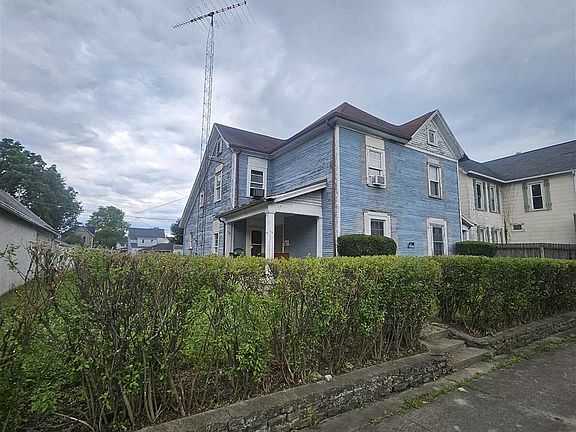 2nd image of 135 Richmond Ave