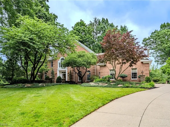 17504 Willow Wood Dr, Strongsville, OH 44136